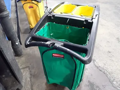 Rubbermaid Janitor Cart