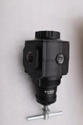 Norgren Pressure Regulator R73G-3AT-RFG 300 PSIG Inlet 0-60 PSIG Outlet Range