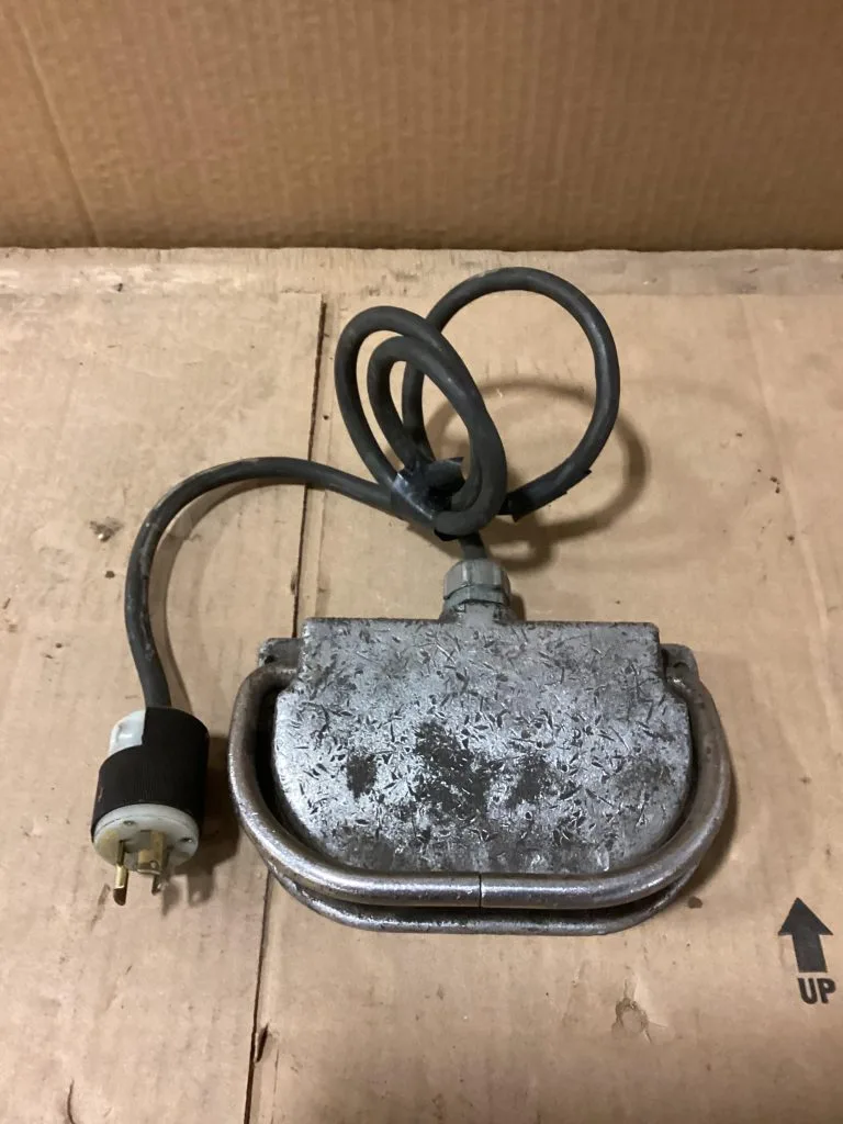 ConnTrol 210-1320-00 Momentary Foot Switch / Pedal 125V