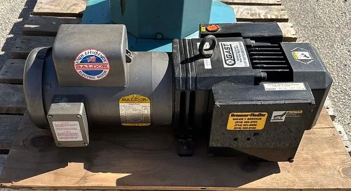 Used GAST 2070-V122-VL3514 Vacuum Pumps | Pleasant Street Machinery #926060