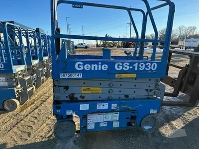 USED GENIE GS-1930