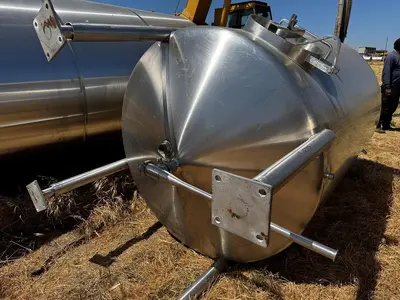 Tank, 1,500 Gallon, Stainless Steel, Vertical, Cherry-Burrell #5991406