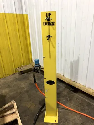 1,500 LBS TOPPER INDUSTRIAL MODEL D-MD/LR PNEUMATIC AIR LIFT TABLE: STOCK #17581