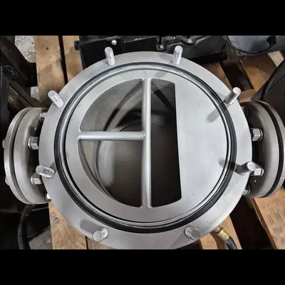 Liquid Magnet Trap