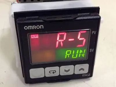 USED OMRON E5CZ-C2MT