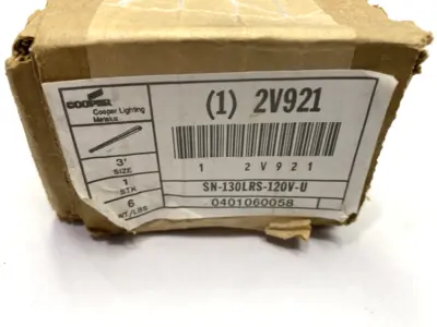 NEW COOPER LIGHTING METALUX LIGHT FIXTURE 3' SN-130LRS-120V-U