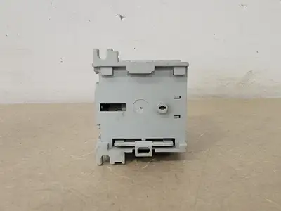 USED ALLEN-BRADLEY 700-M220