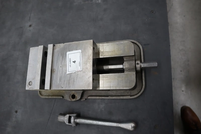 Used KURT WORKHOLDING SOLUTIONS D-60 Vises Minnesota US | Machinesused.com #1505679