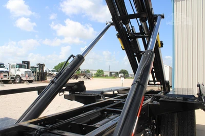 Used 2018 FREIGHTLINER 114SD Rolloff Trucks Texas US | Roll Off Truck World #1491745