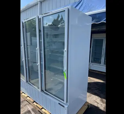 Master-Bilt BMG-74 White Bottom Mounted Full-Height Swing Glass Door Refrigerated Merchandiser 78” 70.2 Cu. Ft.Master-Bilt BMG-74 White Bottom Mounted Full-Height Swing Glass Door Refrigerated Merchandiser 78” 70.2 Cu. Ft.