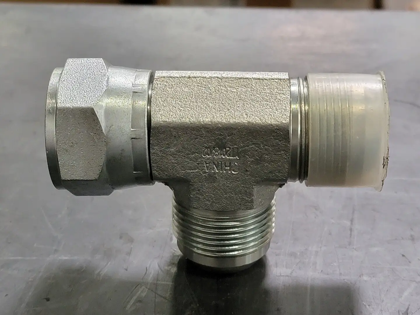 1-1/4" Male x 3/4" Female Threaded Run Tee (Bag of 4)