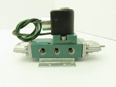 ARO 5641 7740 02 Pneumatic Solenoid Valve 4-Way 1/4" NPT 115VDC 150 PSI