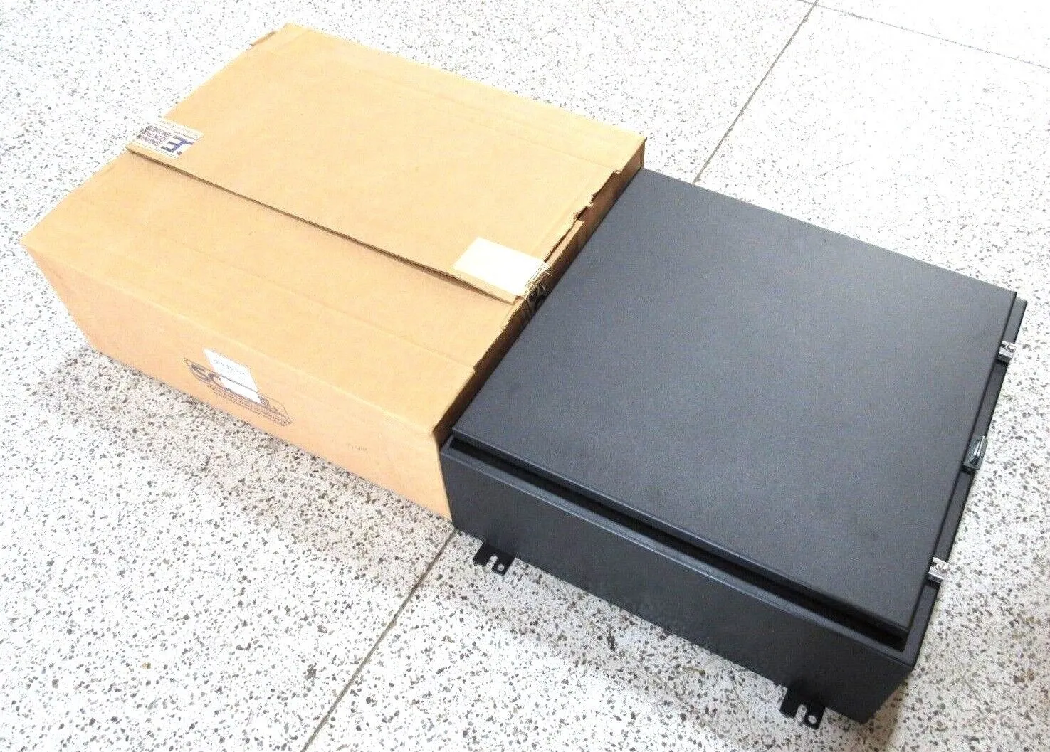 NEW SAGINAW CONTROL & ENGINEERING SCE-24H2408LP ENCLOSURE 24x24x8 3763884