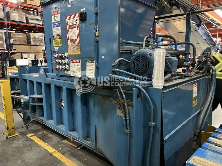 Used MARATHON GEMINI 3560 CLOSED DOOR, FULL PENETRATION HORIZONTAL BALER Balers Quebec CA | US Recycling Equipment #1133561