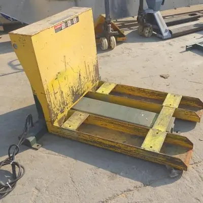Lift, Tilting Table, Southworth, 2,000 lb, 85 degree #S743228