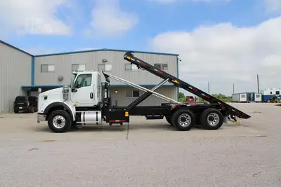 New | in-Stock 2026 INTERNATIONAL HX Rolloff Trucks Texas US | Roll Off Truck World #1491804