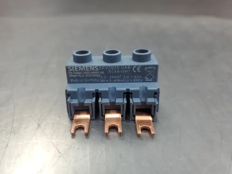 Used Siemens 3RV2925-5AB BUSBAR 3-Pole Terminal Connector Terminal Blocks South Carolina US | Palmetto Automation #1161762