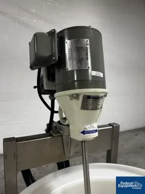 N/A (3) 200L Portable Plastic Mix Tanks with Mixer