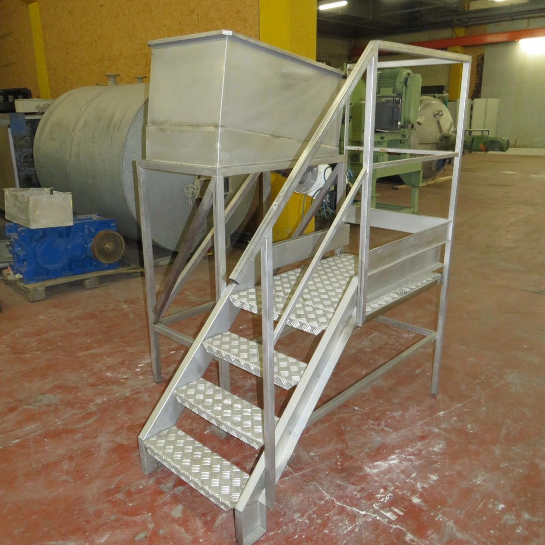 230 Litre Stainless Steel Walkwat With Hooper