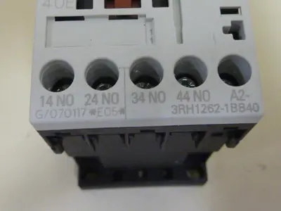USED SIEMENS 3RH1262-1BB40