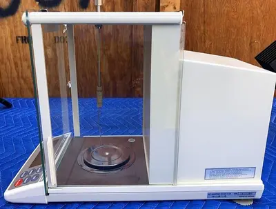 AND GH-202 Max 220g ANALYTICAL BALANCE