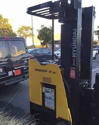 USED 2012 HYUNDAI 18BRP-7