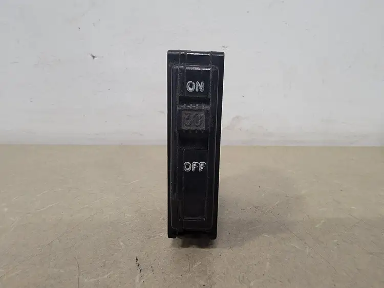 Used SQUARE D QO130 Switchgears British Columbia CA | Lenmark #294445