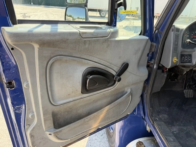 Used 2006 INTERNATIONAL 4300 SBA4X2 Box trucks Indiana US | Miedema Asset Management Group #1414593