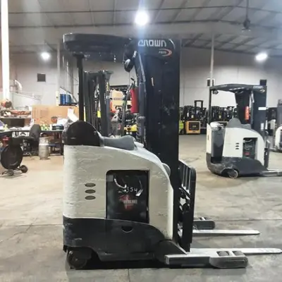 USED 2019 CROWN RR5725-45