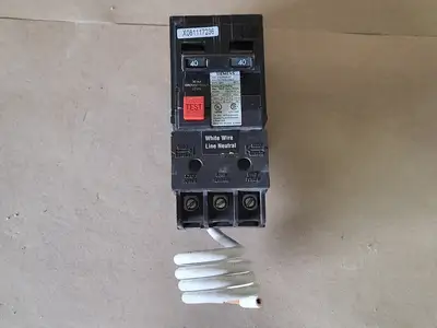 New | in-Stock SIEMENS QE240H Switchgears British Columbia CA | Lenmark #239074