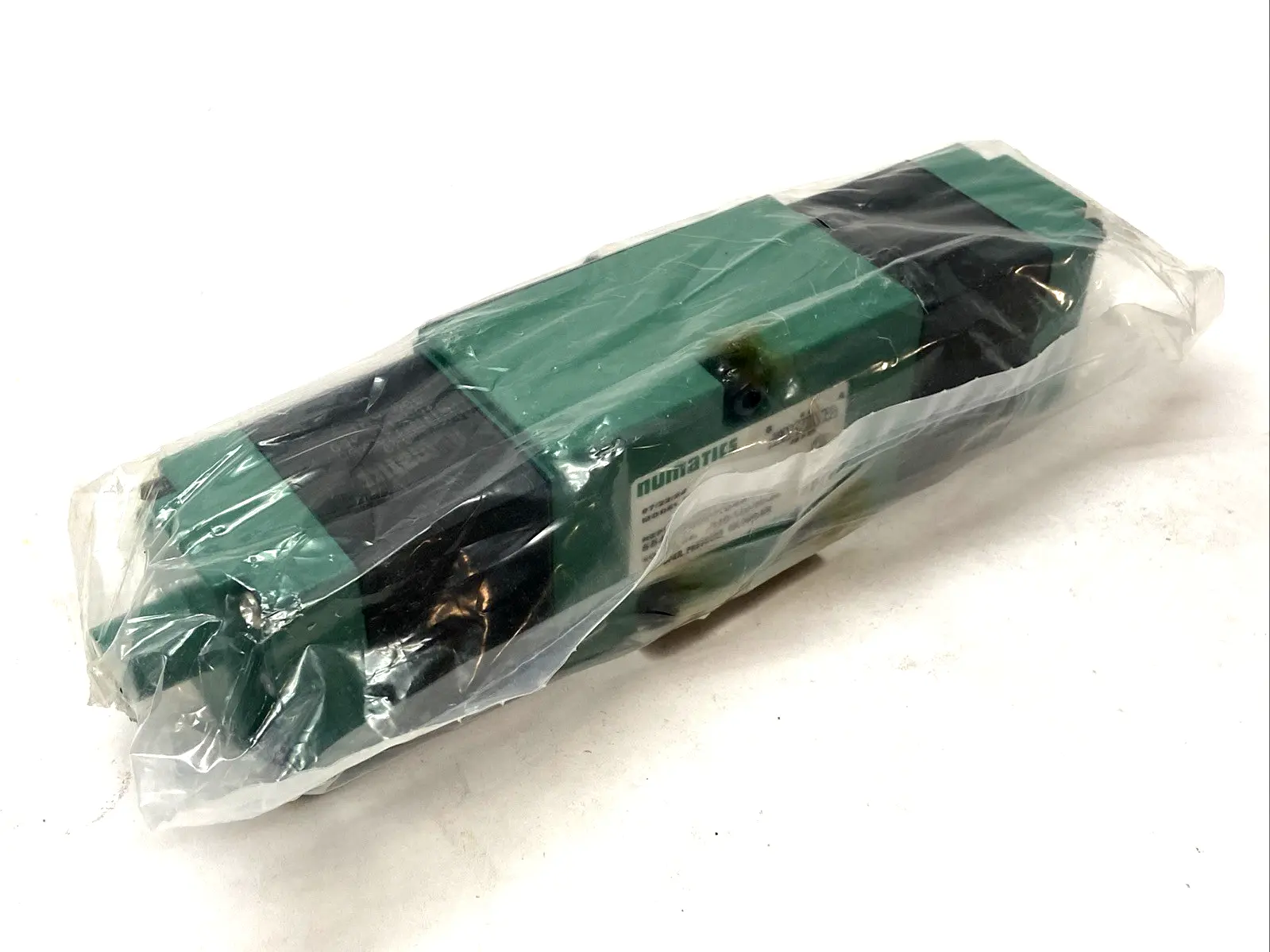 554SS500K046T30 | Numatics  Solenoid Valve 5 Ported 4 Way 3 Position - New