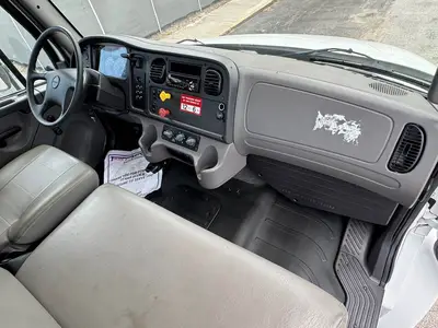 Used 2018 FREIGHTLINER M2 106 Tractors & Trailers Florida US | Truck and Van Outlet #1506266