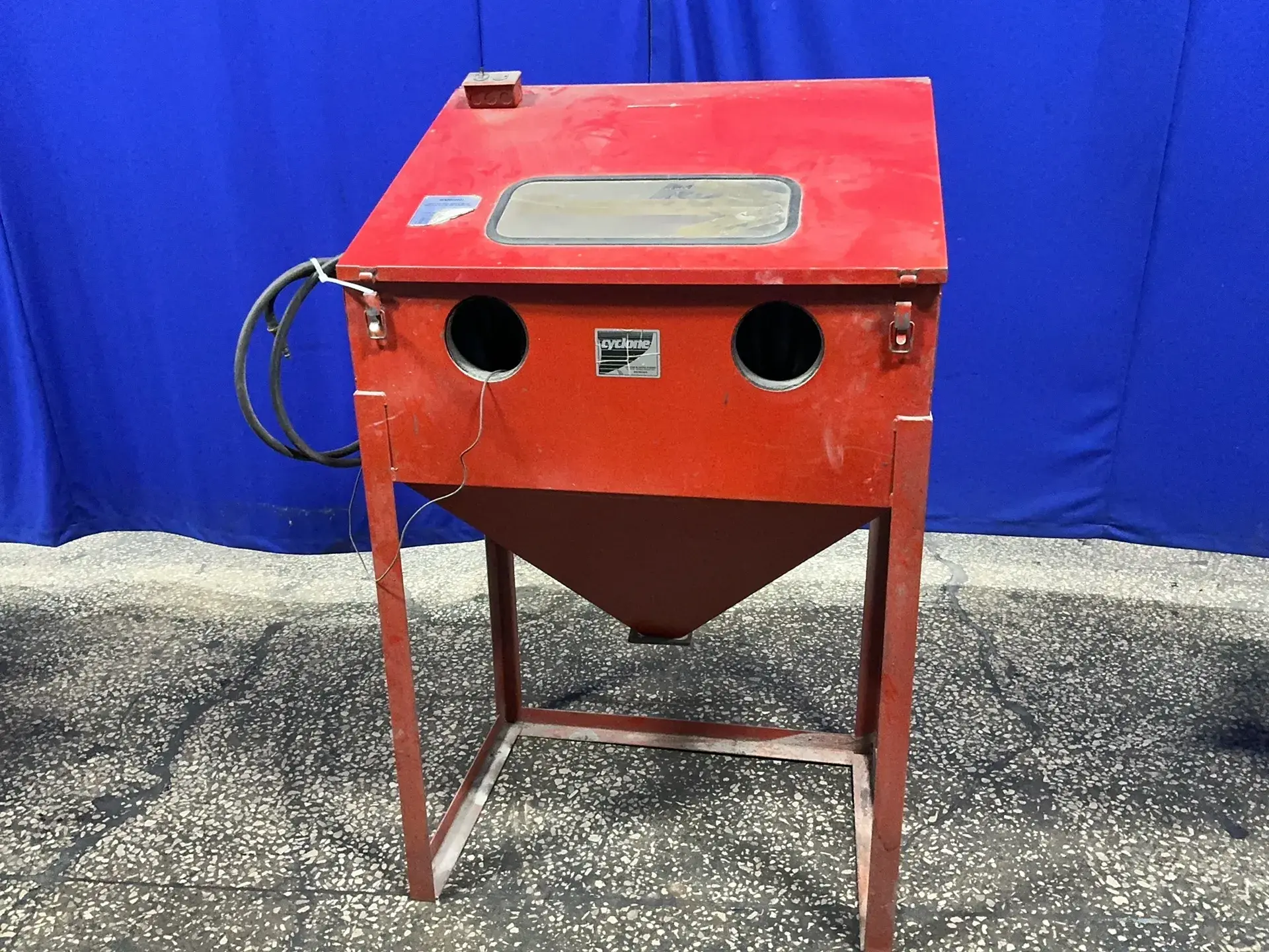 Used CYCLONE BLASTING SYSTEMS _UNKNOWN_ Blast Cleaning Ohio US | HGR 24 #1345391