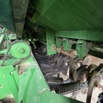 JOHN DEERE 455 Grain Drill | Iron Listing (43)