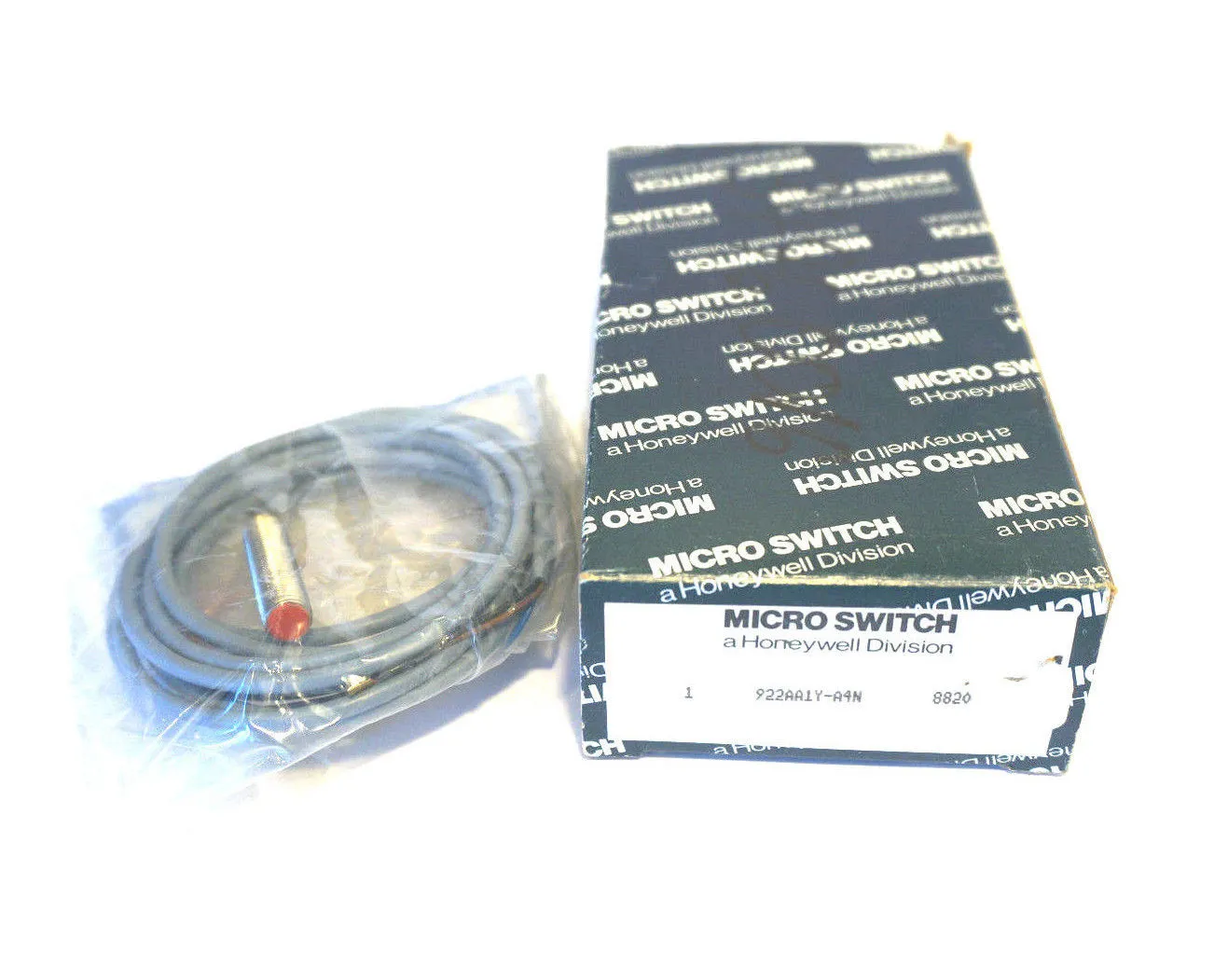 NEW MICROSWITCH HONEYWELL 922AA1Y-A4N PROXIMITY SWITCH 922AA1YA4N