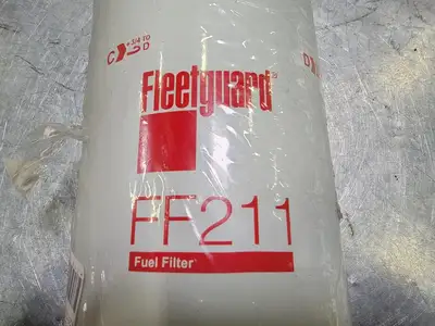 NEW FLEETGUARD FF211