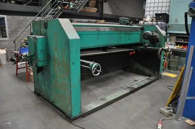 USED SIEMPELKAMP 3100 X 6 MM