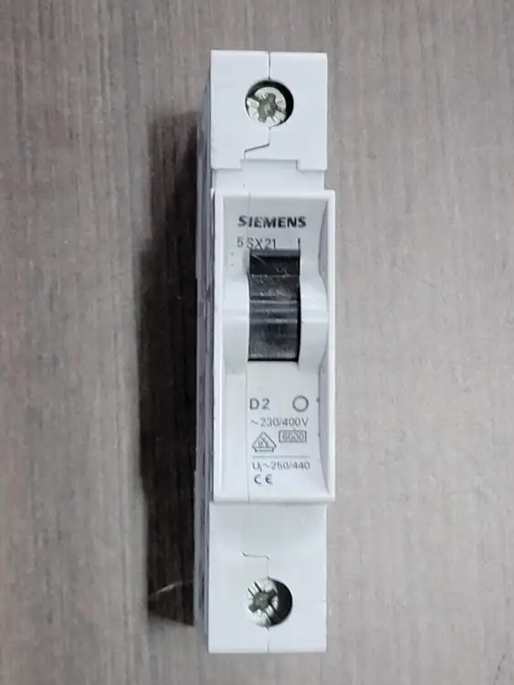 Used SIEMENS 5SX21 D2 Switchgears British Columbia CA | Lenmark #242652