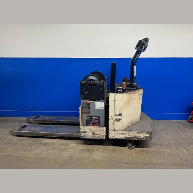 Used CROWN CONTROLS CORP. 40PE-27-3 Electric Pallet Trucks Kentucky US | Savona Equipment LTD #1171263