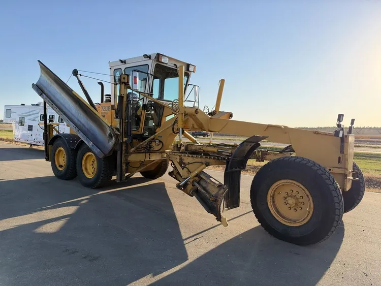 Used 1993 CHAMPION 720A SERIES III VHP GRADER Motor Graders Minnesota US | Carco Truck & Equipment #1573950