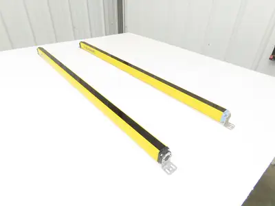 Schmersal SLC440COM-ER-0890-14 Safety Light Curtain Transmitter & Receiver Set
