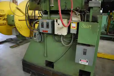 15,000 Lb. (est.) x 42″ MCKAY Driven Hydraulic Single Uncoiler
