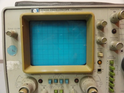 USED HEWLETT PACKARD 1743A