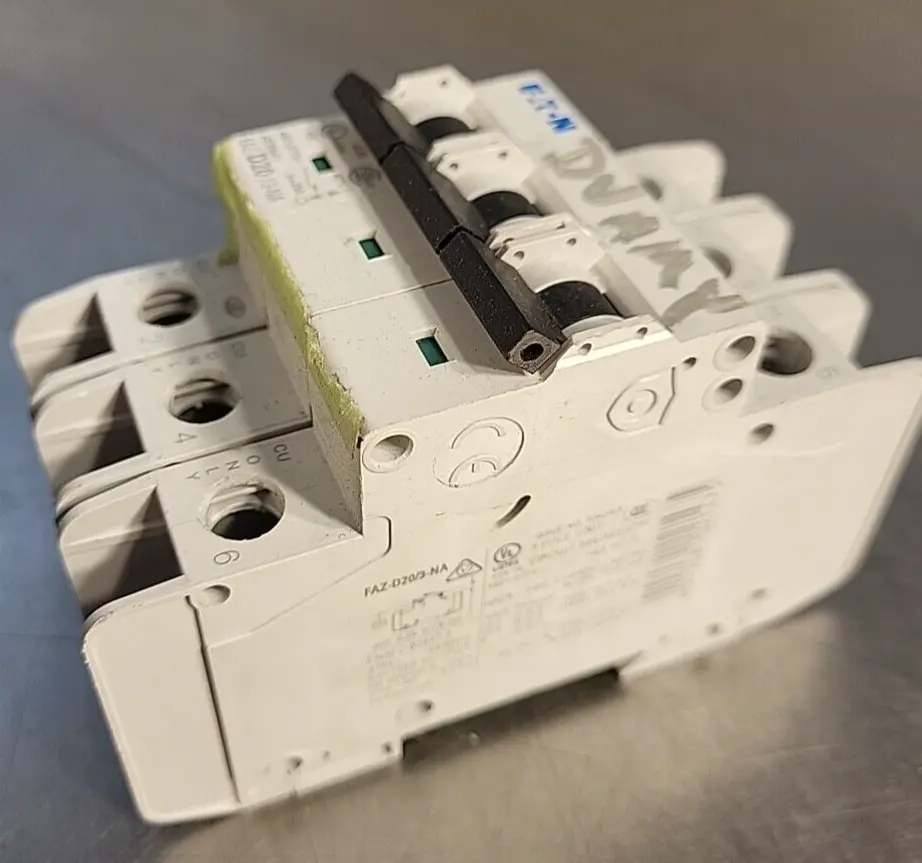 Eaton FAZ-D20/3-NA 20A 3-Pole Circuit Breaker .( BIN 3.5.1)