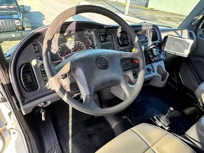 Used 2015 FREIGHTLINER M2 106 Tractors & Trailers Florida US | Truck and Van Outlet #1506283