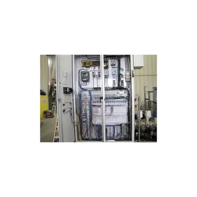 Used Allen-bradley Panelview 550 Cat 2711-b5a15 With Cabinet