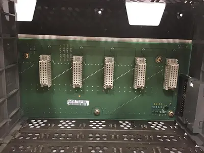 USED ALLEN BRADLEY 1746-P2 / 1746-A10