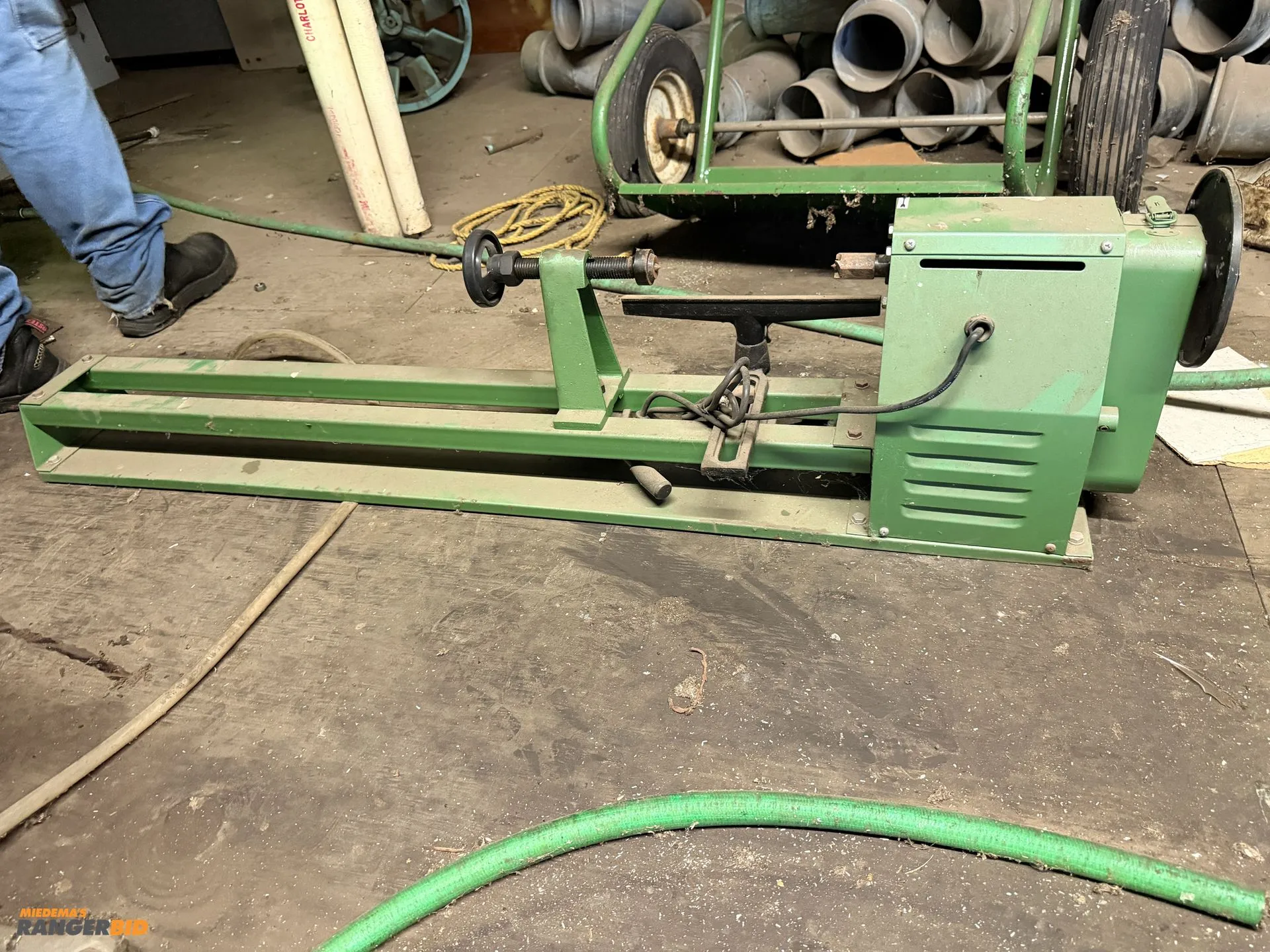 Used CENTRAL MACHINERY 14"X X 40" WOOD LATHE WITH 7" DISC Woodworking Lathes Michigan US | Miedema Asset Management Group #1334060
