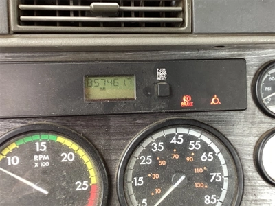 USED 2015 FREIGHTLINER FLD12064ST