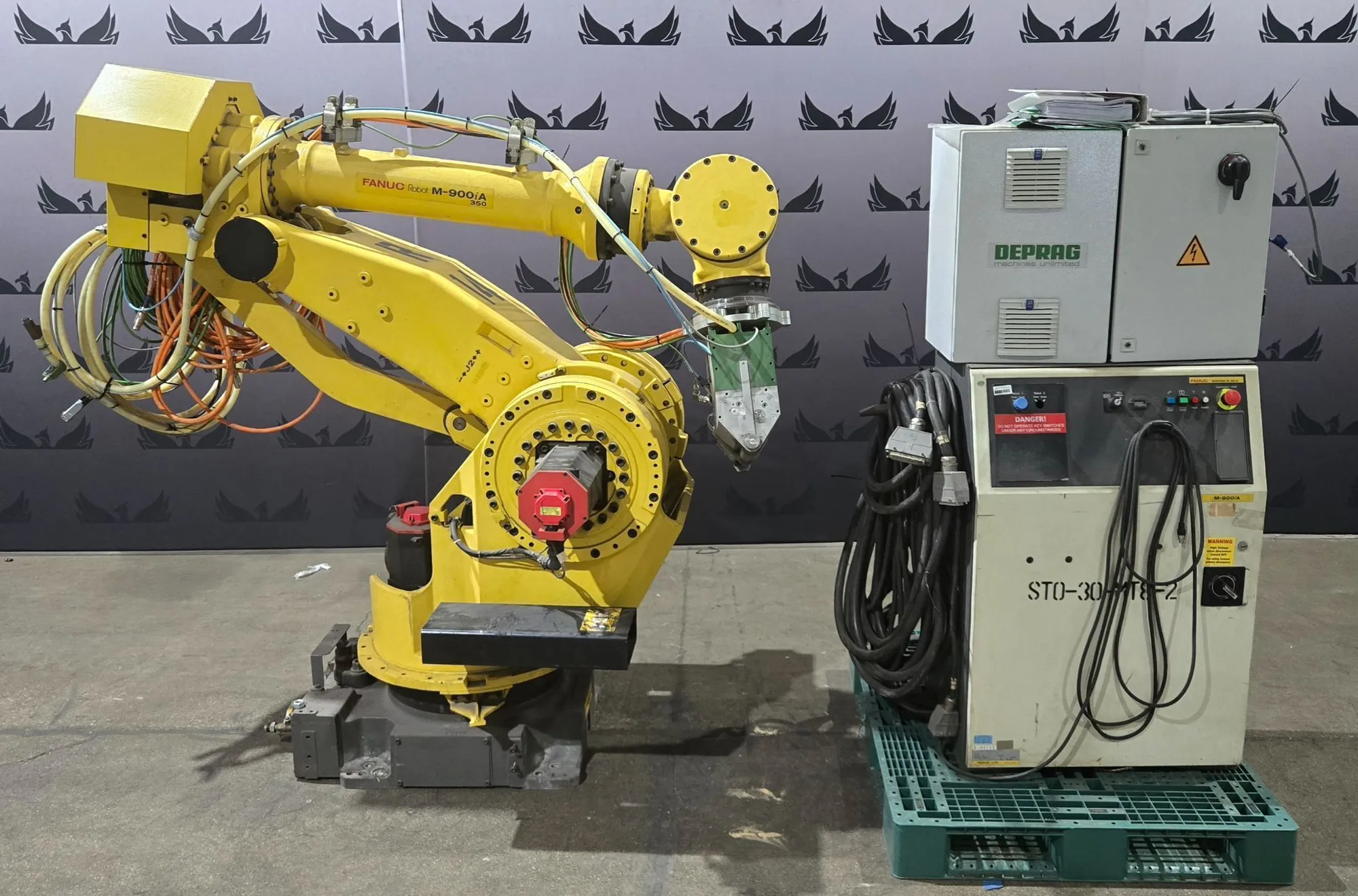 Used 2009 FANUC M900IA/350+R30IA Robots Michigan US | iGAM Industrial Marketplace #1293841